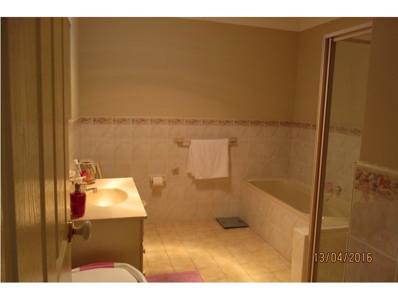 1/14 Cowal Court, Flinders NSW 2529