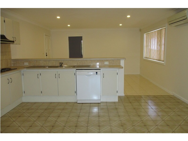 42 Thomas Street, Lake Illawarra NSW 2528