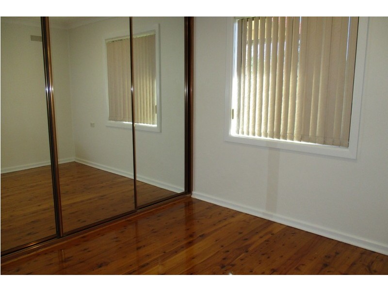 42 Thomas Street, Lake Illawarra NSW 2528