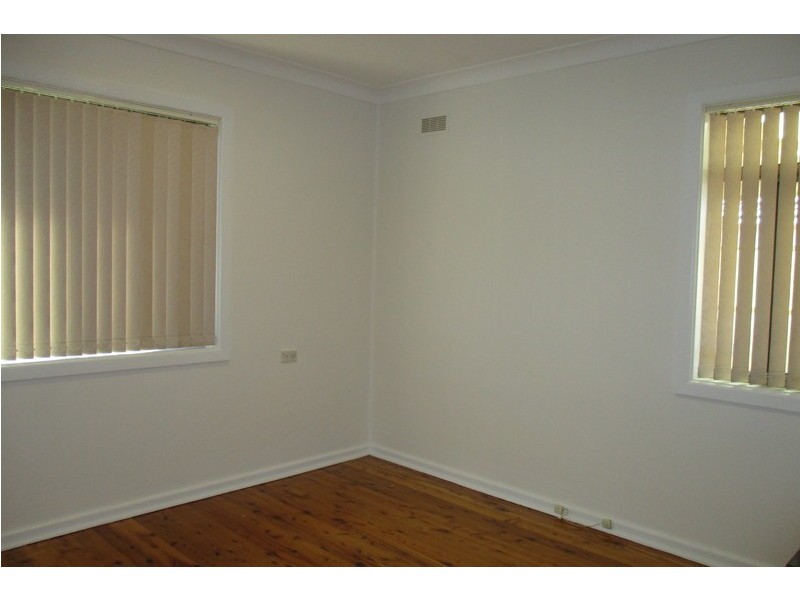 42 Thomas Street, Lake Illawarra NSW 2528