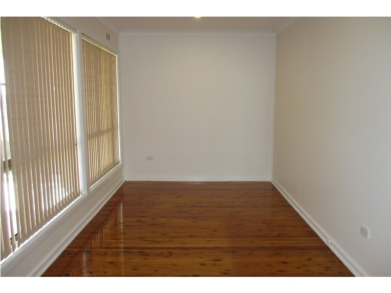 42 Thomas Street, Lake Illawarra NSW 2528