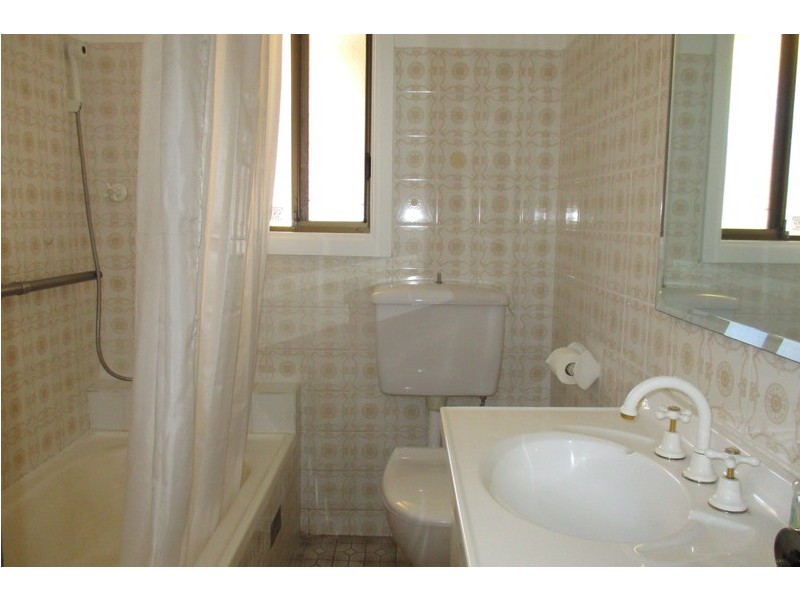 42 Thomas Street, Lake Illawarra NSW 2528