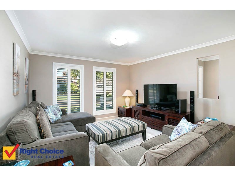 8 Athanlin Place, Haywards Bay NSW 2530