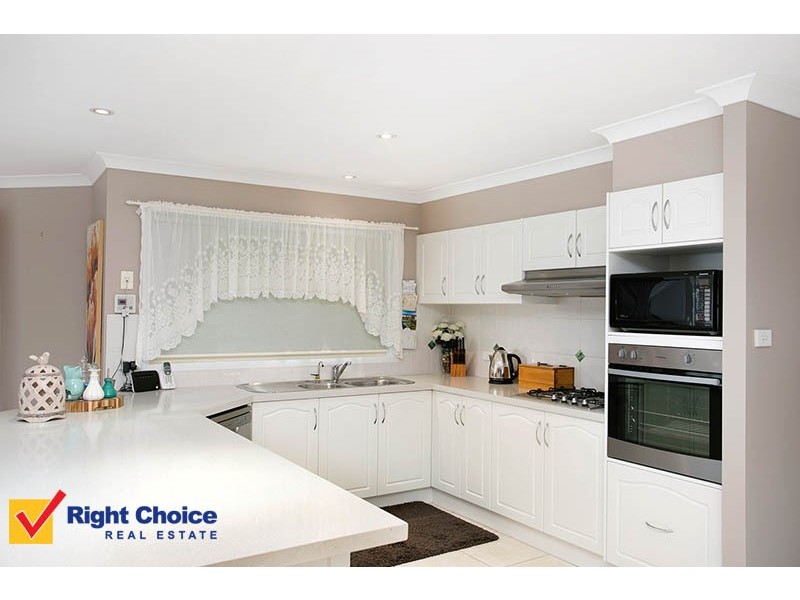 8 Athanlin Place, Haywards Bay NSW 2530