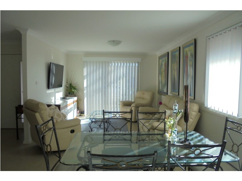 27 Churchill Circuit, Barrack Heights NSW 2528