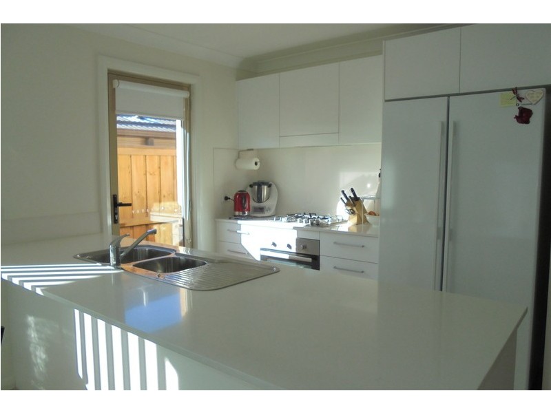 27 Churchill Circuit, Barrack Heights NSW 2528