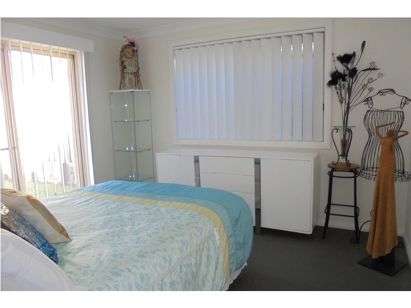 27 Churchill Circuit, Barrack Heights NSW 2528