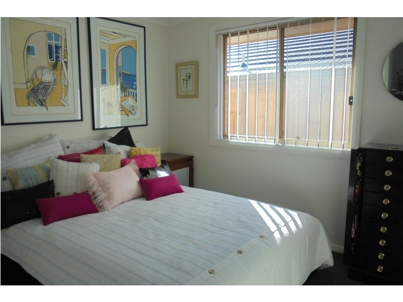 27 Churchill Circuit, Barrack Heights NSW 2528