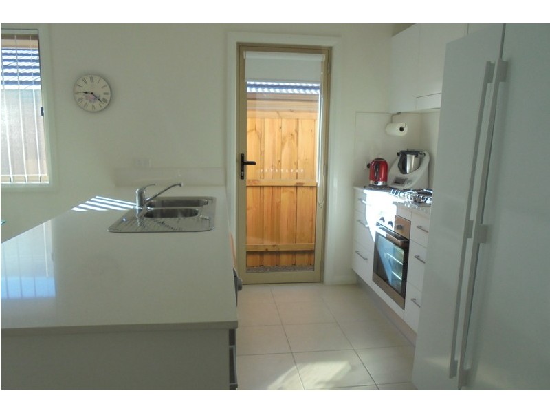 27 Churchill Circuit, Barrack Heights NSW 2528