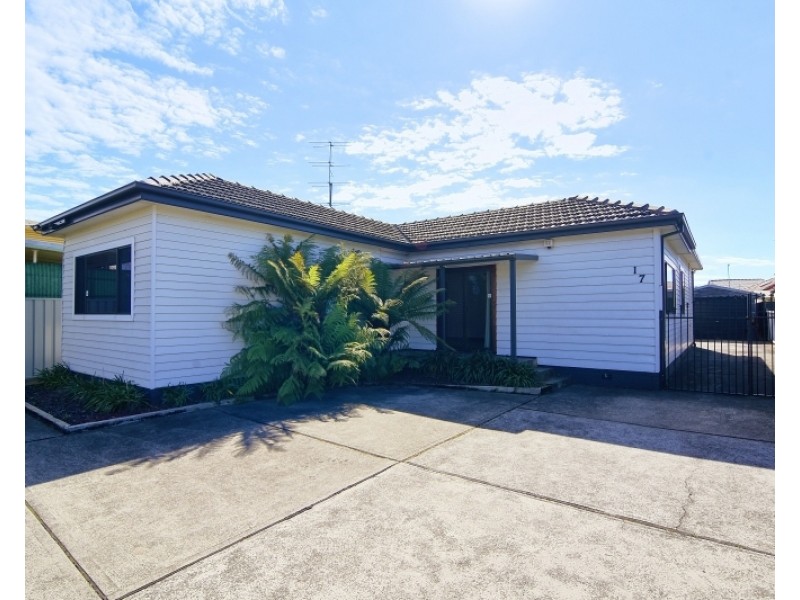17 Buroo Street, Albion Park Rail NSW 2527