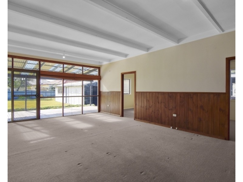 17 Buroo Street, Albion Park Rail NSW 2527