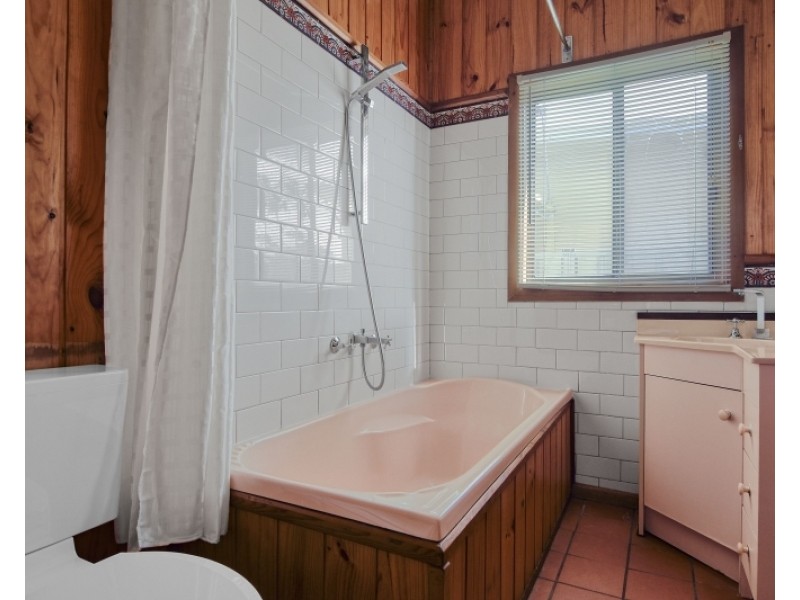 17 Buroo Street, Albion Park Rail NSW 2527