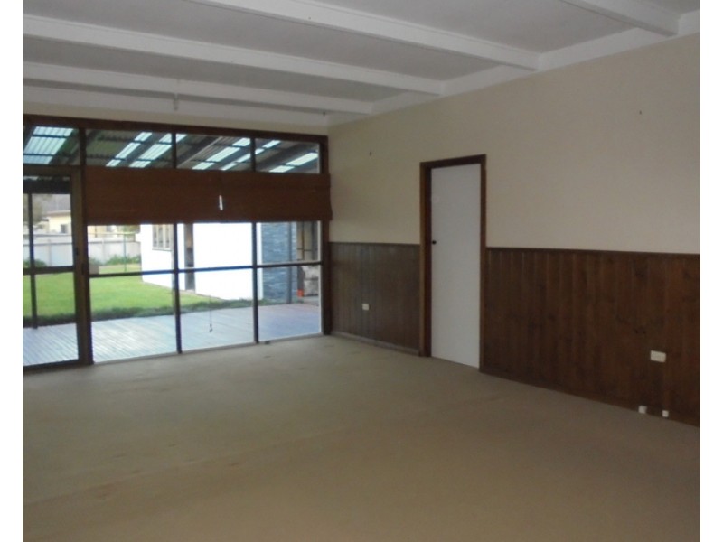 17 Buroo Street, Albion Park Rail NSW 2527