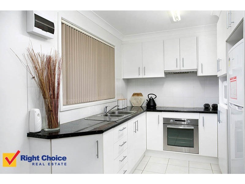 2/57 Parkes Street, Oak Flats NSW 2529