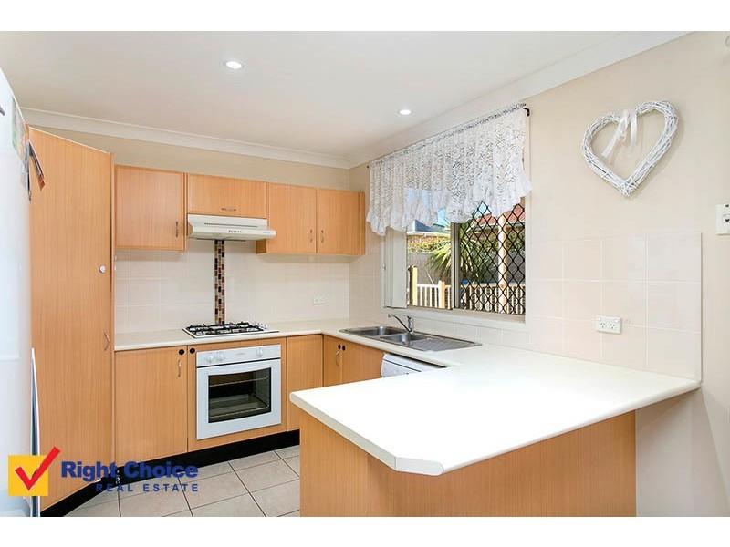 1/4 Burdekin Drive, Albion Park NSW 2527