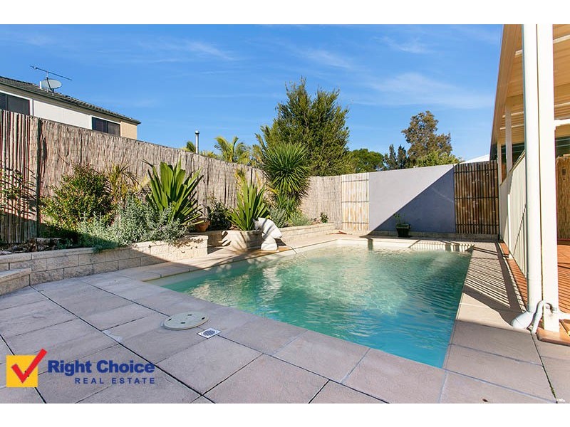 1/4 Burdekin Drive, Albion Park NSW 2527