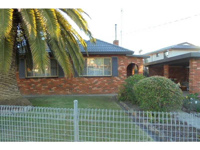 3 Lake Entrance Road, Oak Flats NSW 2529