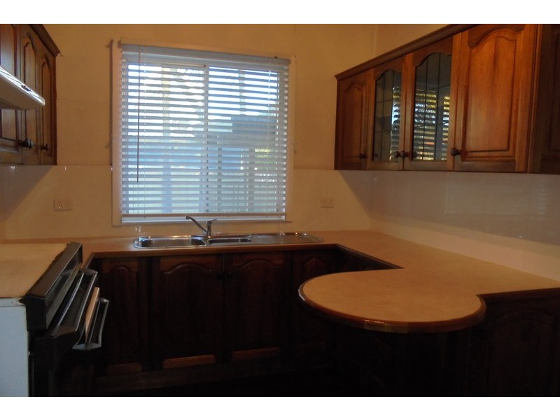 3 Lake Entrance Road, Oak Flats NSW 2529