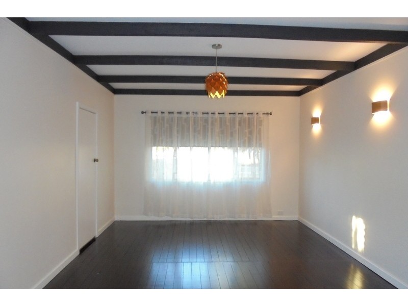 3 Lake Entrance Road, Oak Flats NSW 2529