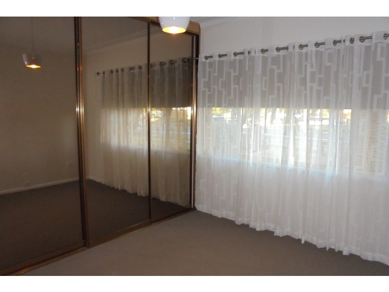 3 Lake Entrance Road, Oak Flats NSW 2529