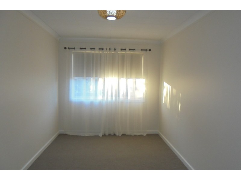 3 Lake Entrance Road, Oak Flats NSW 2529