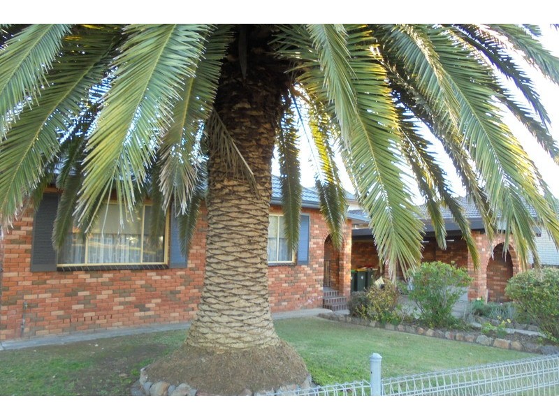 3 Lake Entrance Road, Oak Flats NSW 2529