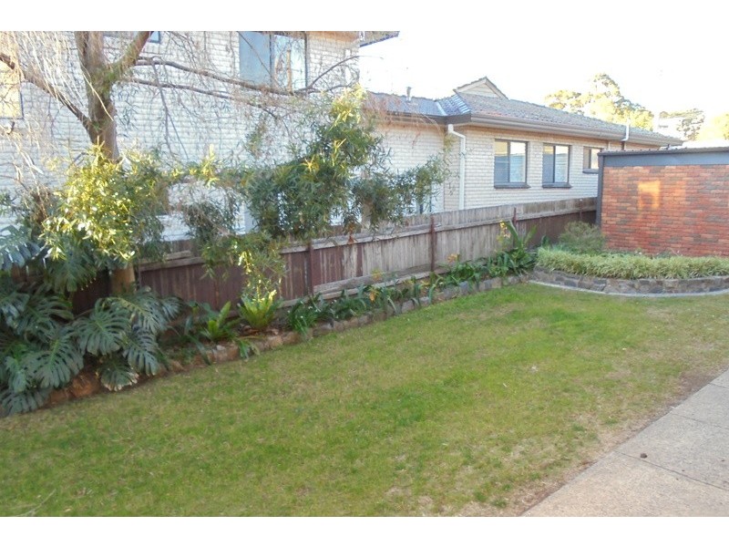 3 Lake Entrance Road, Oak Flats NSW 2529