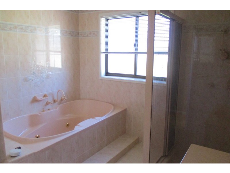 22 The Esplanade, Oak Flats NSW 2529