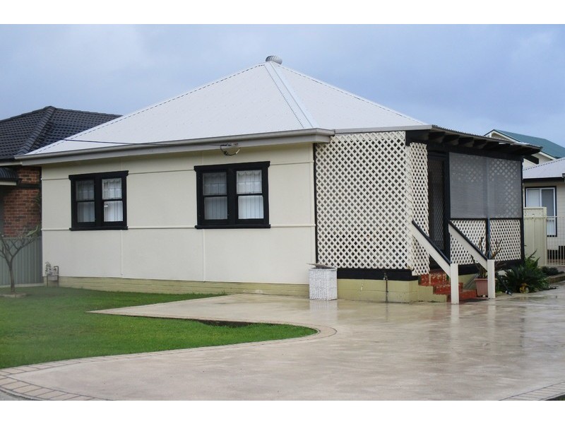 90a Ocean Street, Windang NSW 2528