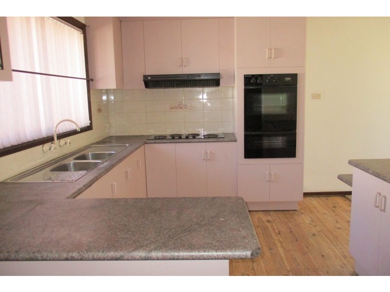 1/93 Barton Street, Oak Flats NSW 2529