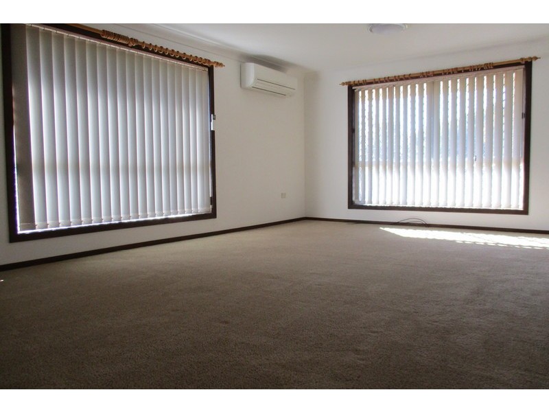 1/93 Barton Street, Oak Flats NSW 2529