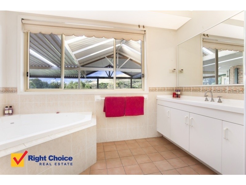 14 Avon Close, Albion Park NSW 2527