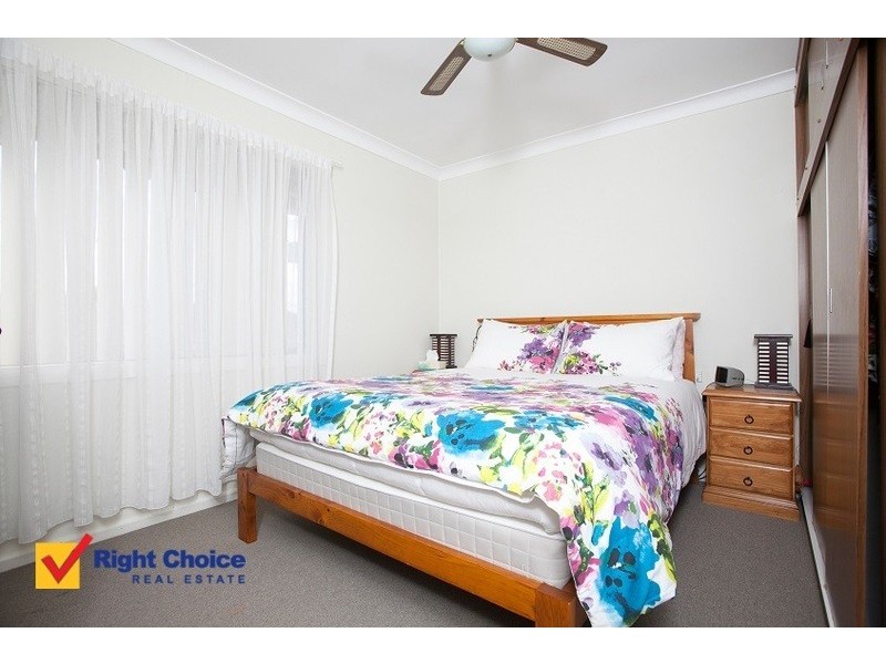 4 Elouera Street, Lake Illawarra NSW 2528