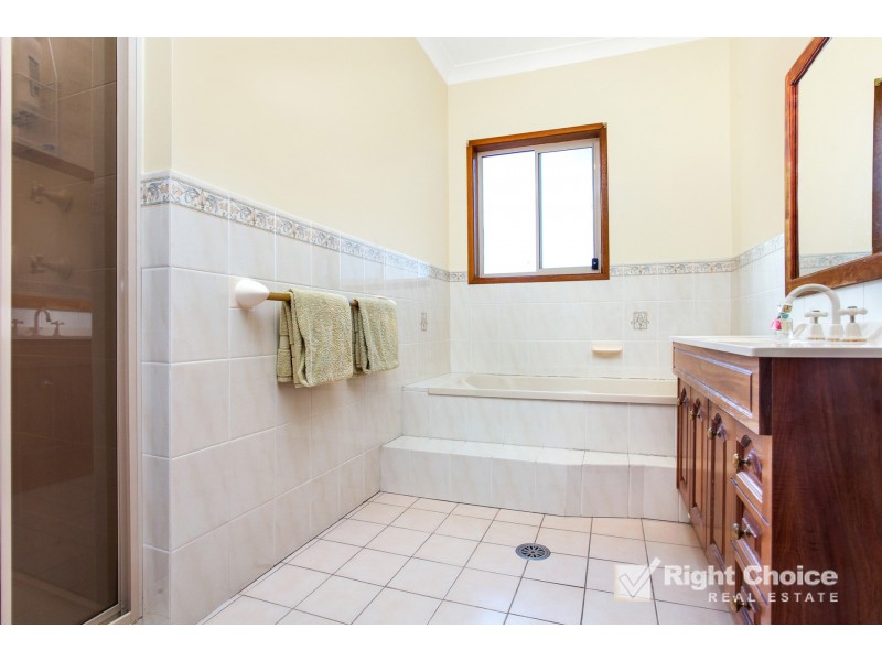 16 Allinga Drive, Oak Flats NSW 2529