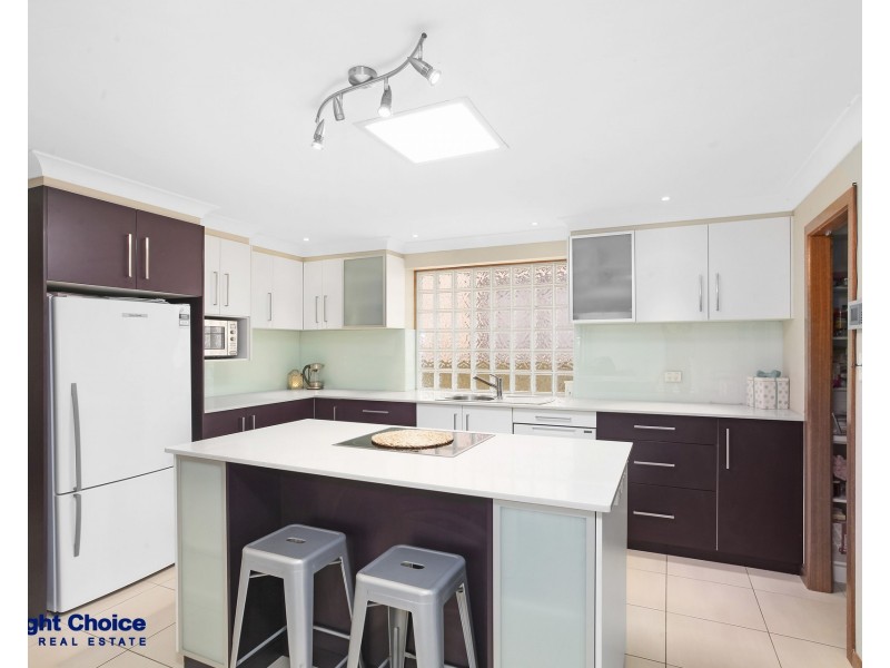 33 Kaylaur Crescent, Albion Park Rail NSW 2527