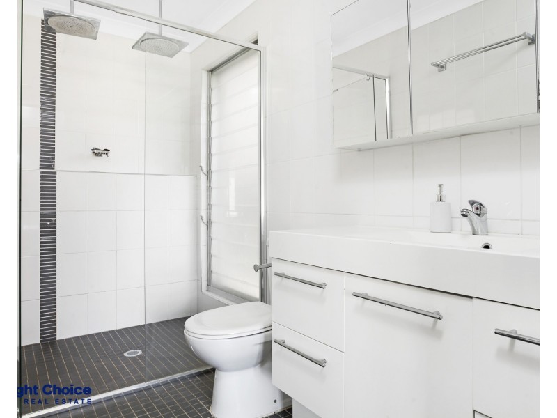 33 Kaylaur Crescent, Albion Park Rail NSW 2527
