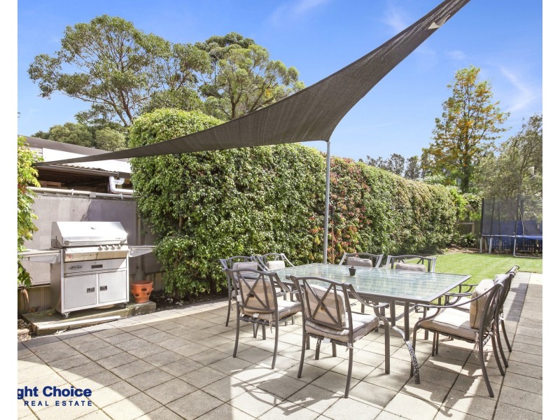 33 Kaylaur Crescent, Albion Park Rail NSW 2527