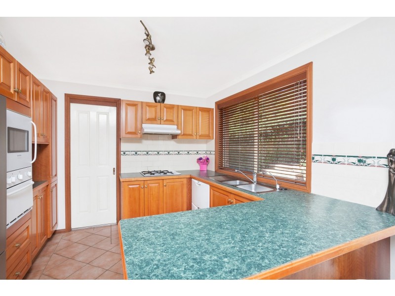 18 Abercrombie Crescent, Albion Park NSW 2527