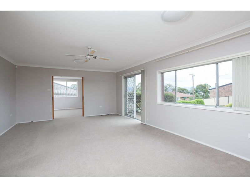 1 Strickland Avenue, Mount Warrigal NSW 2528