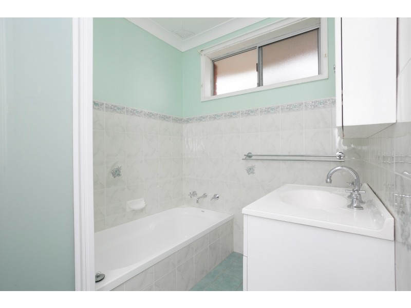 1 Strickland Avenue, Mount Warrigal NSW 2528