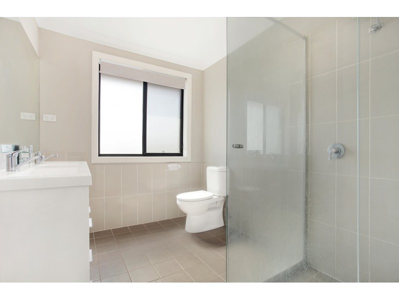 7 Elizabeth Circuit, Flinders NSW 2529