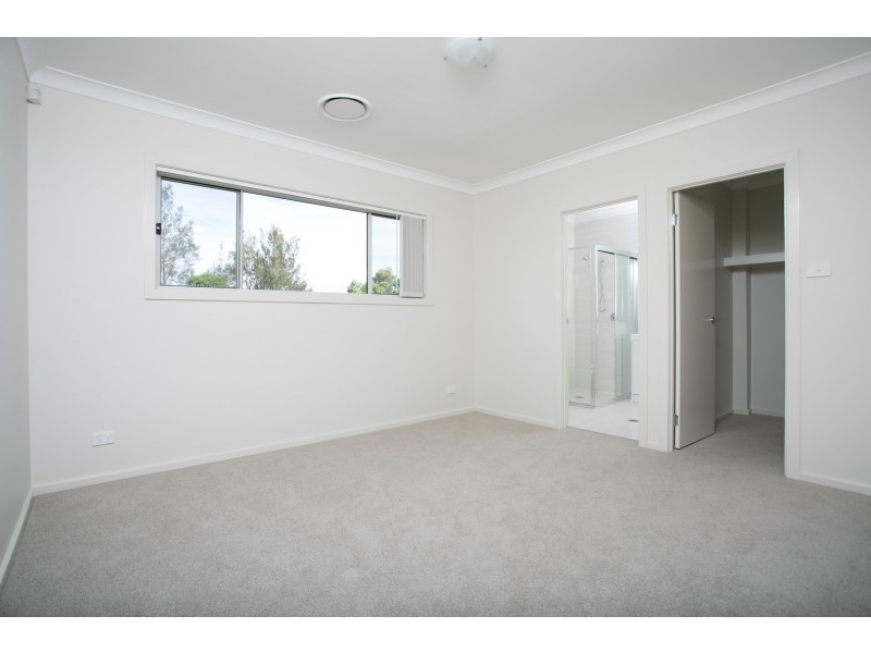 27b Wollingurry Street, Haywards Bay NSW 2530