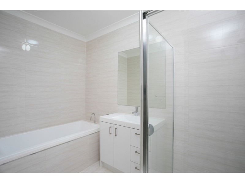 27b Wollingurry Street, Haywards Bay NSW 2530