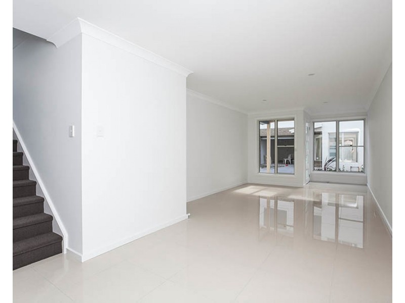 8/19-21 Pur Pur Avenue, Lake Illawarra NSW 2528