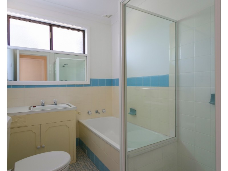 61 Poplar Avenue, Albion Park Rail NSW 2527