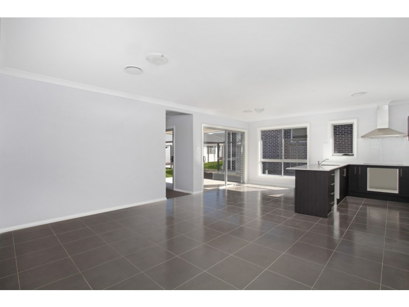 14 Violet Boulevard, Calderwood NSW 2527