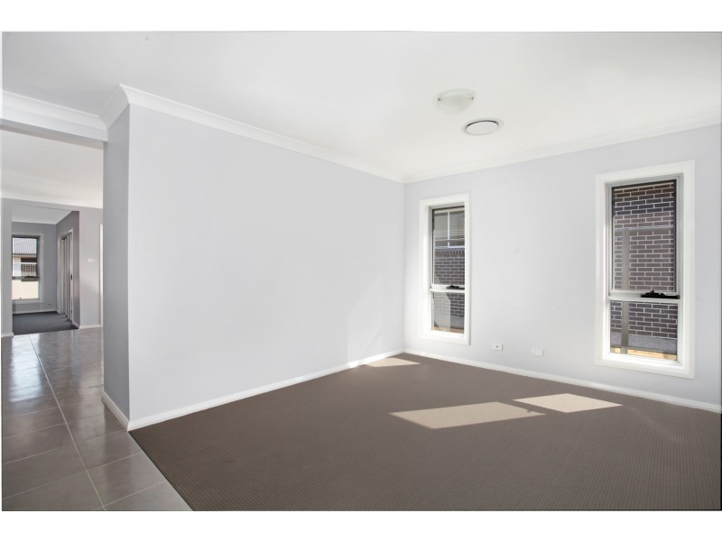 14 Violet Boulevard, Calderwood NSW 2527