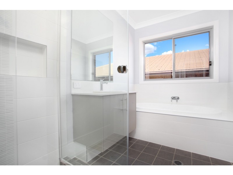 14 Violet Boulevard, Calderwood NSW 2527