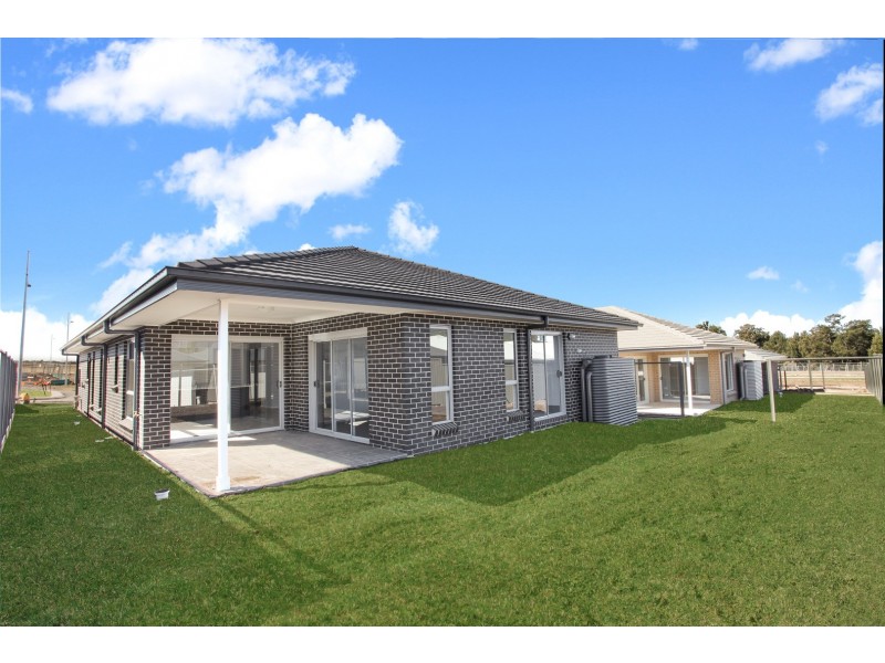 14 Violet Boulevard, Calderwood NSW 2527