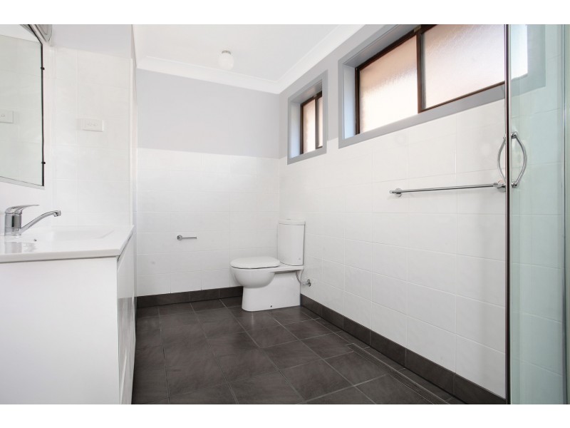 5 Raleigh Street, Albion Park NSW 2527